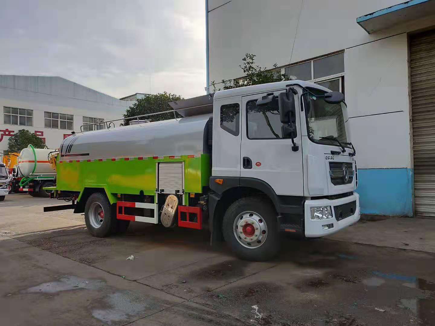 东风D9清洗车